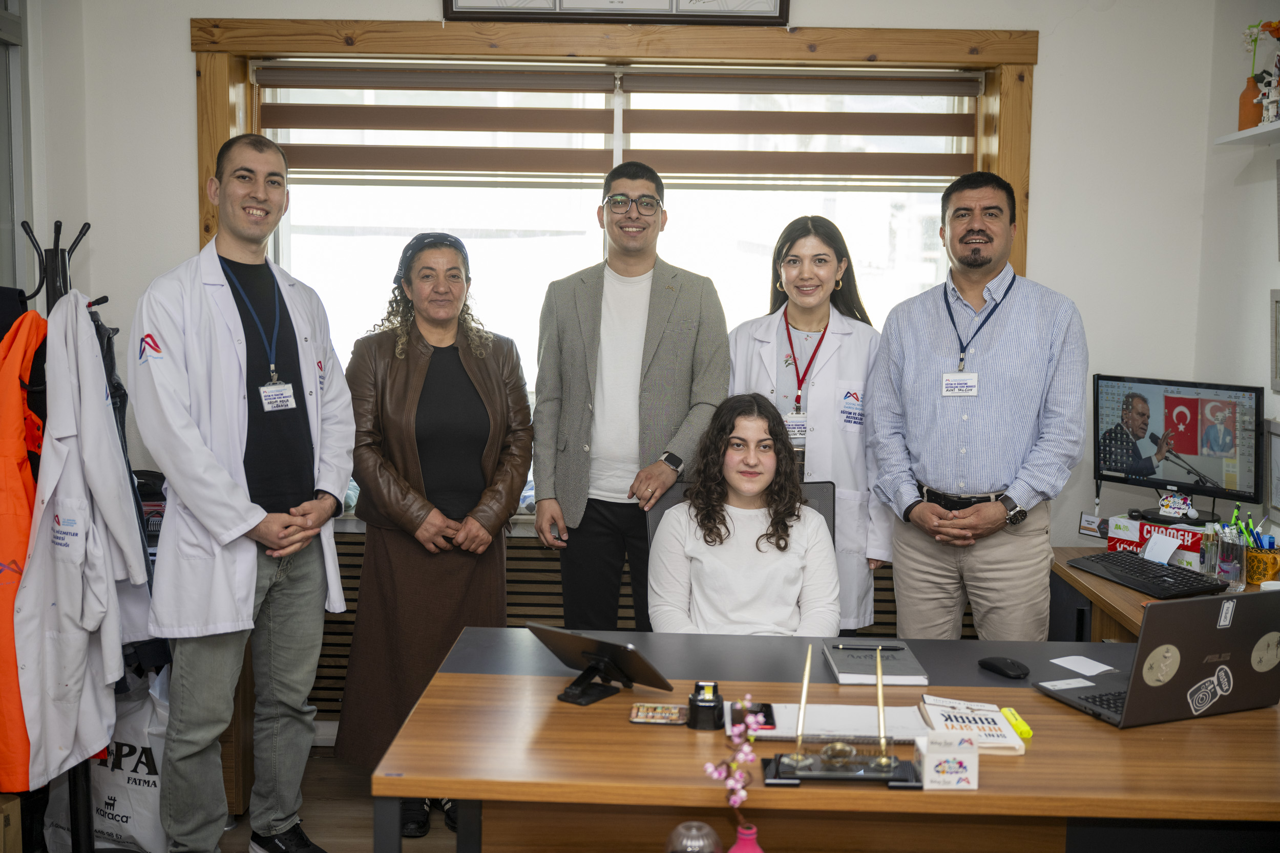 EĞİTİMİNE SIKICA TUTUNAN ADİLE NİSA ENGELLERİ MERSİN BÜYÜKŞEHİR İLE AŞIYOR (5)