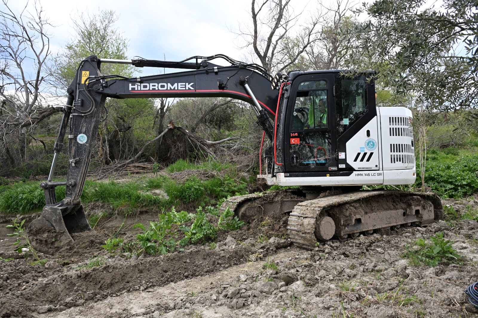 Akhisar’da 5 Kilometrelik Dere Hattı Temizleniyor (16) Akhisar’da 5 Kilometrelik Dere Hattı Temizleniyor (16)