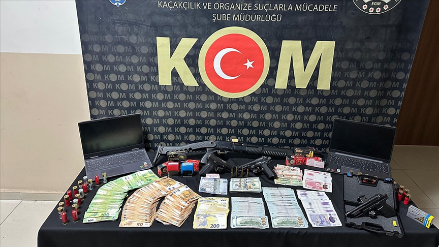 Rüşvet ve kaçakçılık operasyonu; 26 tutuklama