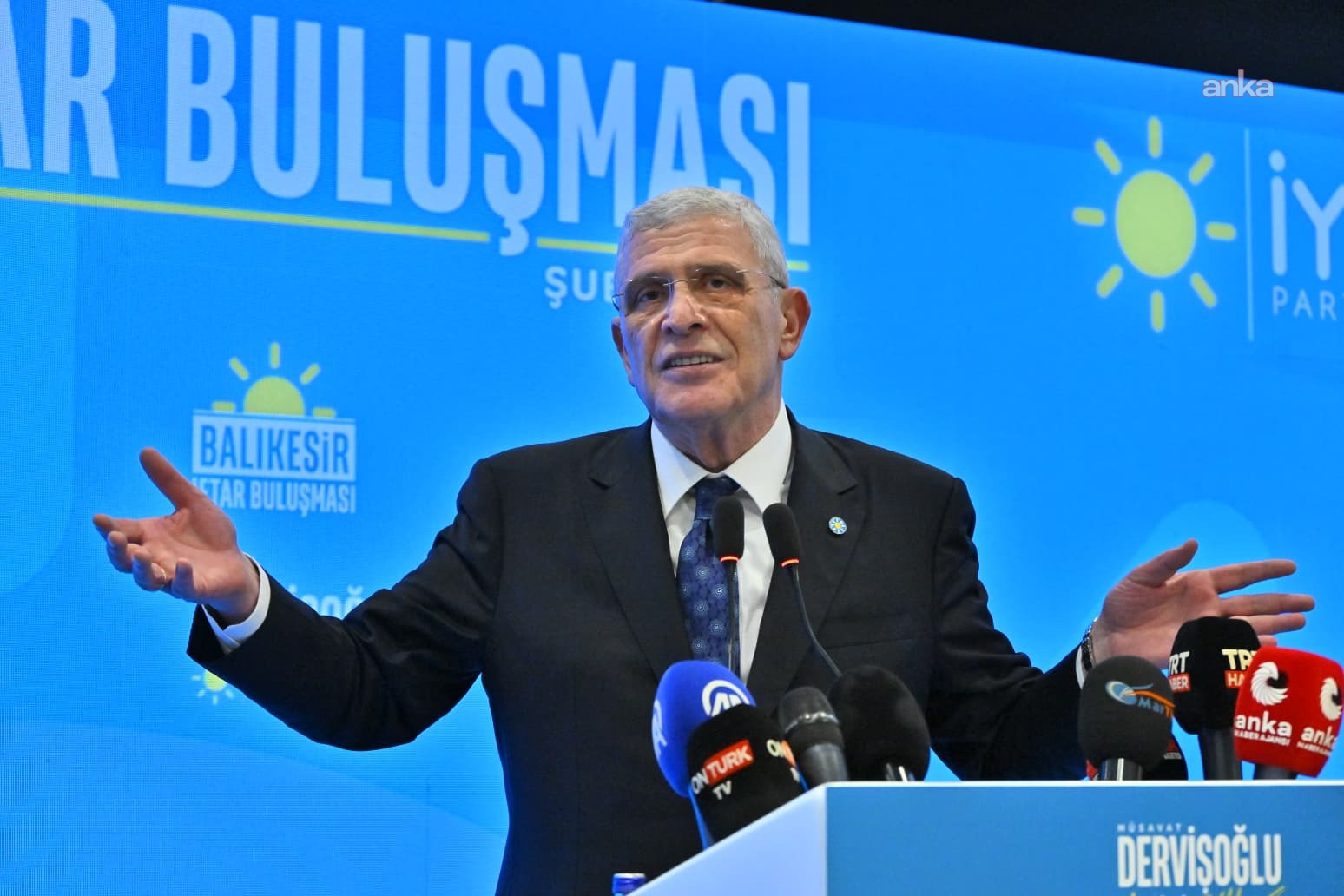 Dervişoğlu, Balıresir'de İktidara ve muhalefete yüklendi