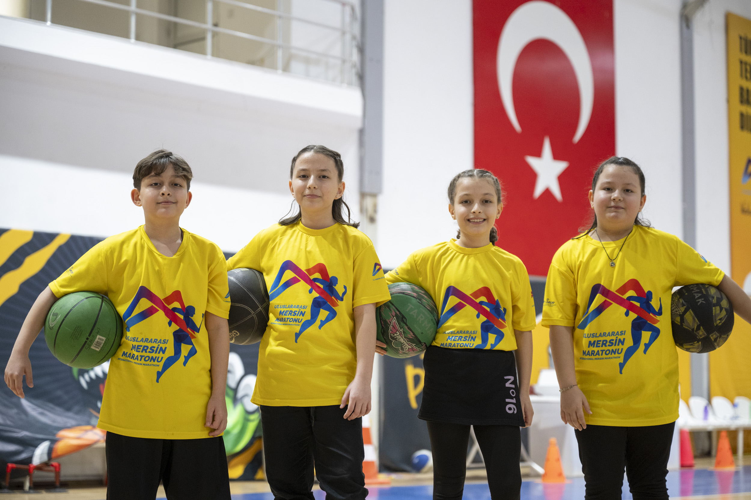 "DÖRDÜZLER AYNI PARKEYİ PAYLAŞIYOR"