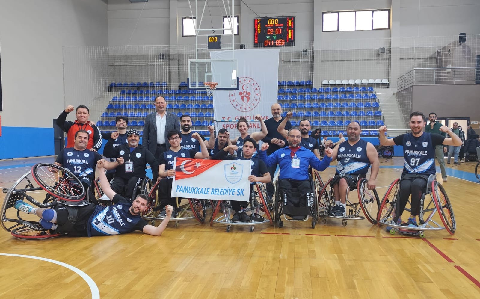 PAMUKKALE’NİN “ENGELSİZ YÜREKLERİ”