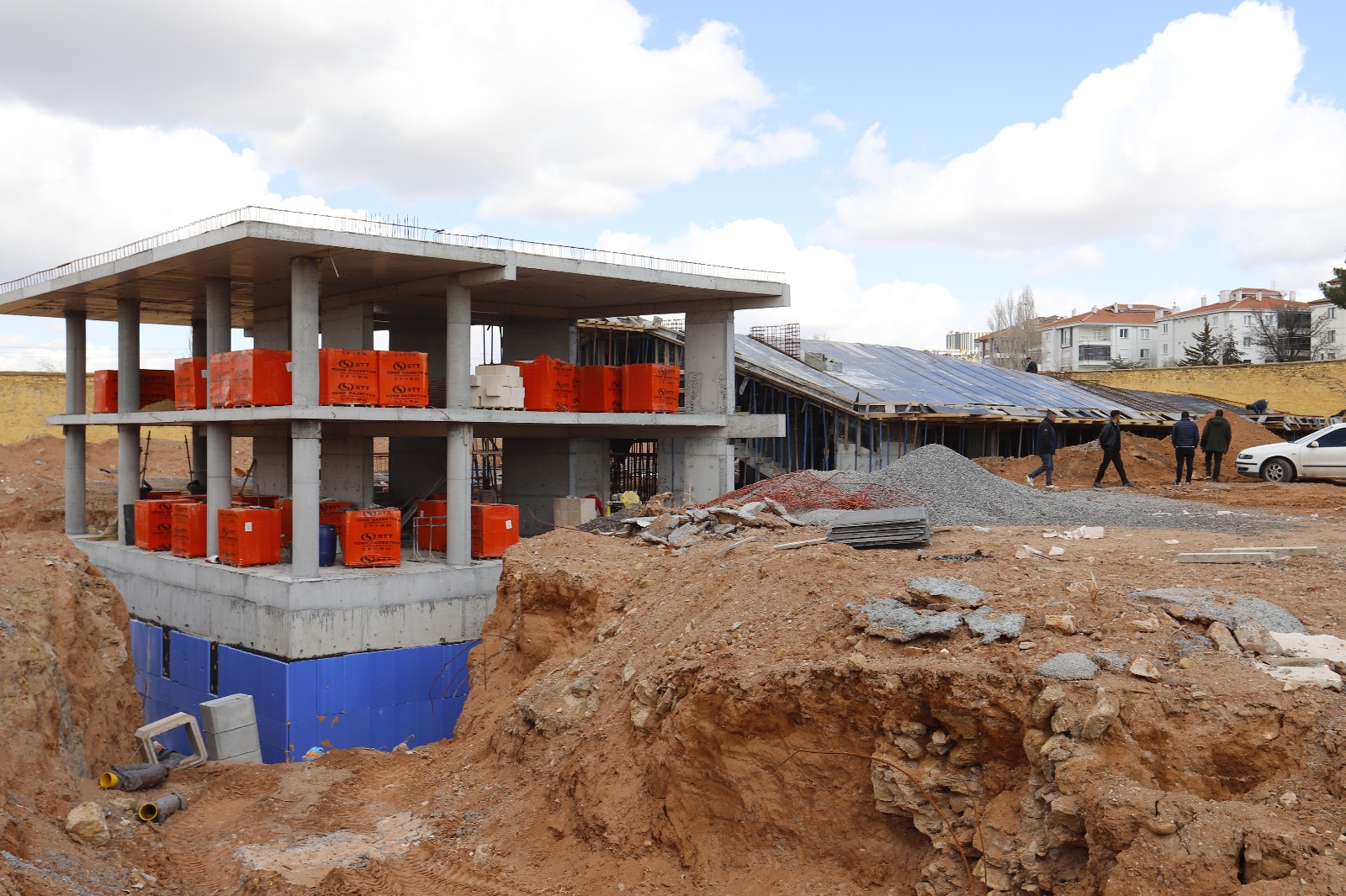 "YENİ YAŞAM MERKEZİ, ESKİ CEZAEVİ BÖLGESİNDE YÜKSELİYOR"