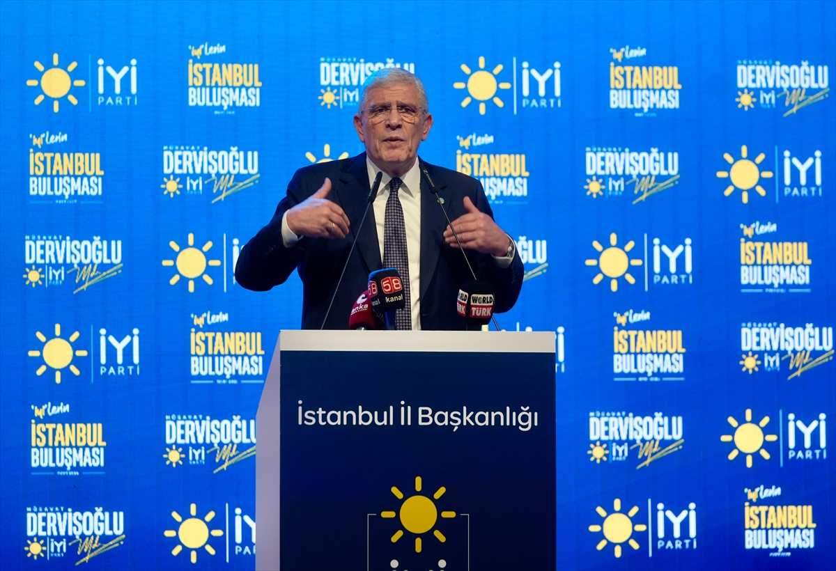 "Müsavat Dervioğlu, İstanbul'da"