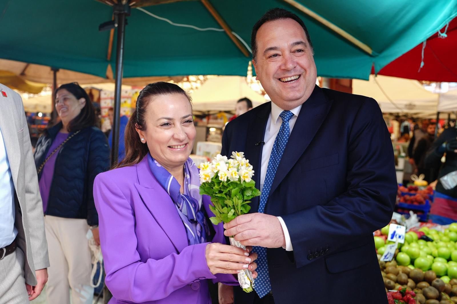 Manisa: "Başkan Dutlulu’dan 8 Mart’a Çiçekli Kutlama"