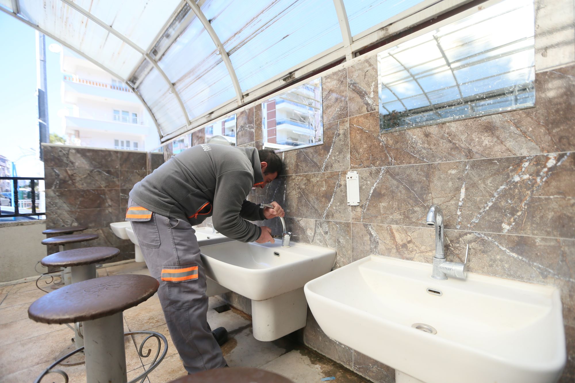 "Başkan Ertemur'dan İbadethanelere 'sıfır sızıntı' Talimatı"