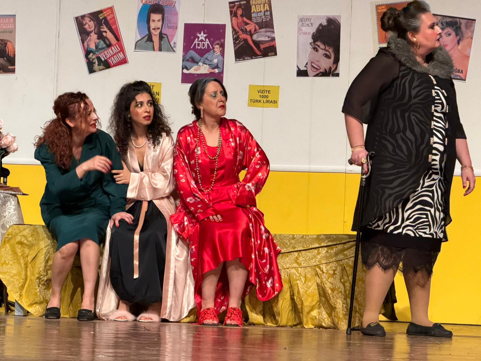 Muğla: “Kadıncıklar” Oyunu Büyük İlgi Gördü