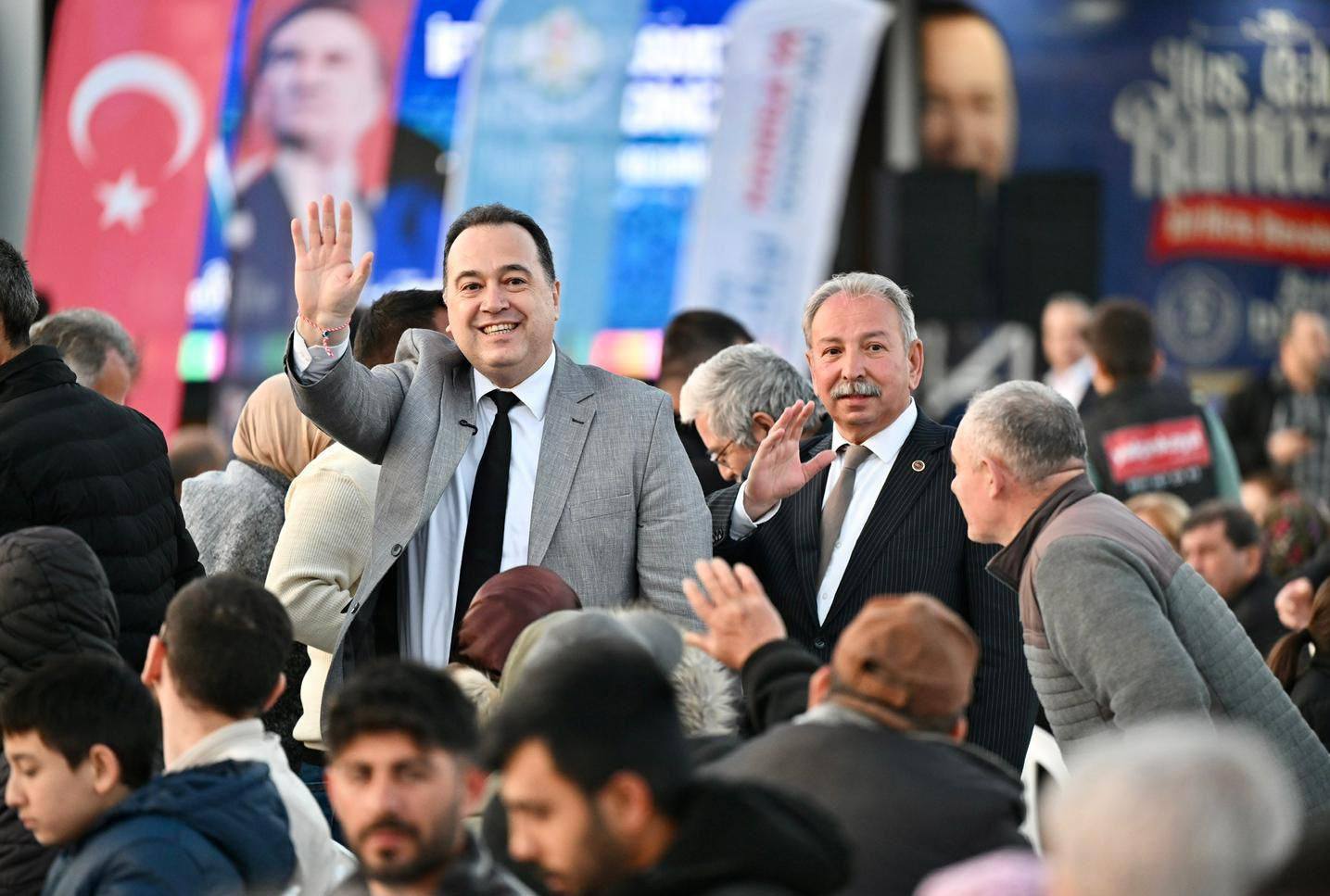 Ramazan’ın Bereketi Salihli’de Kurulan İftar Sofrasında Paylaşıldı"