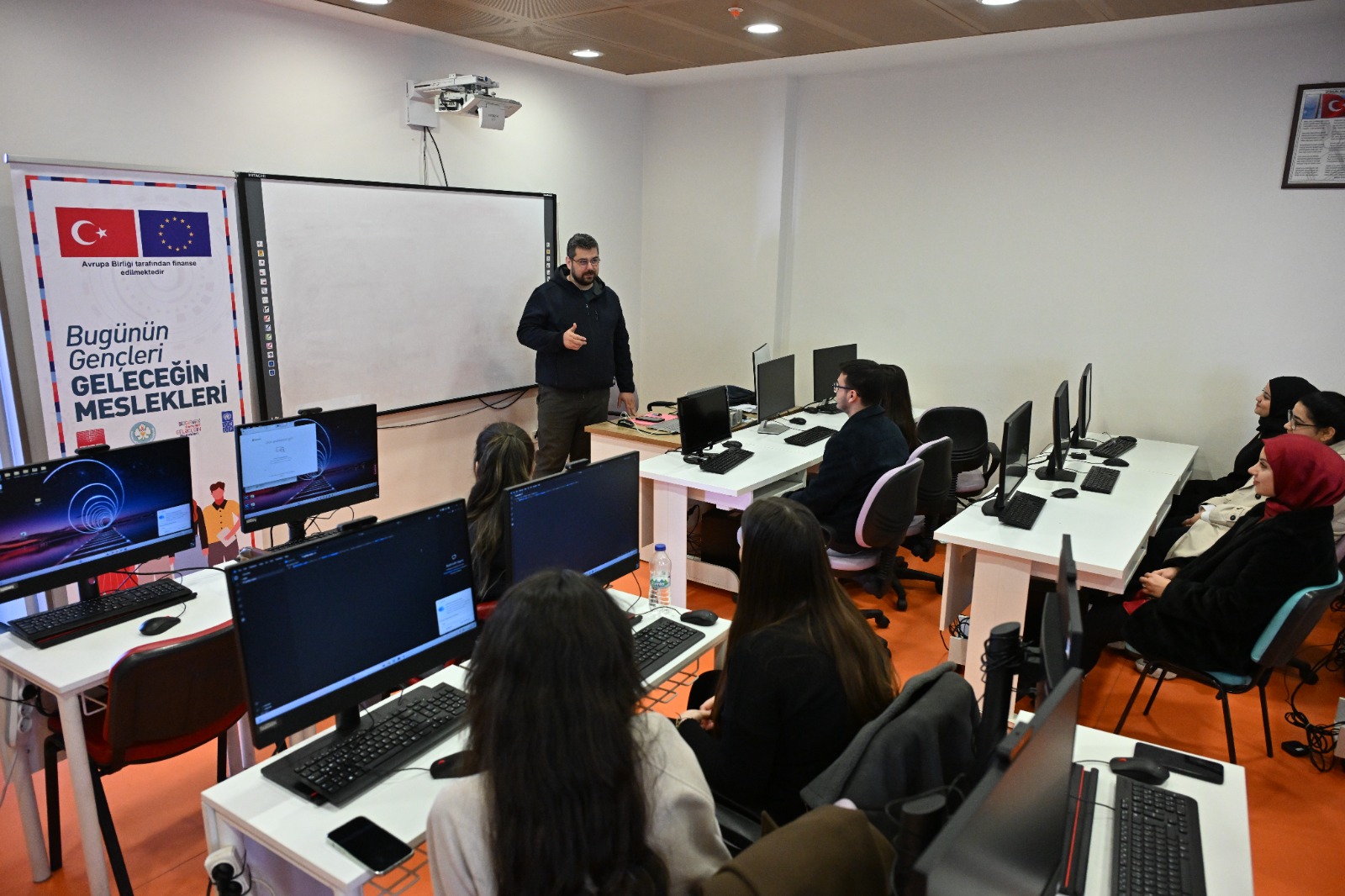 “Bugünün Gençleri Geleceğin Meslekleri Projesi”