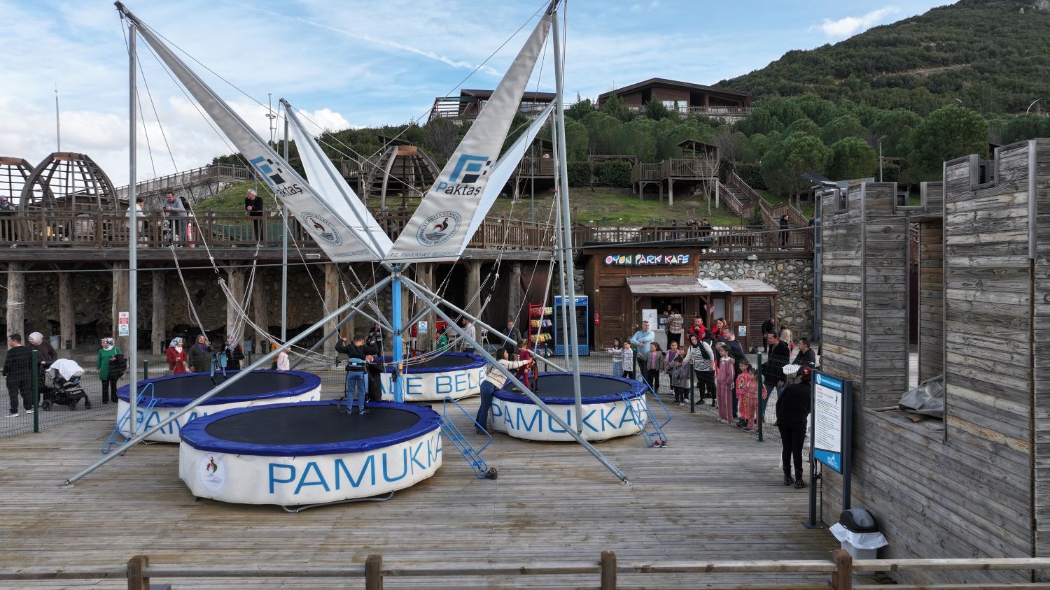 "PAMUKKALE’DE BAYRAM SEVİNCİ İKİYE KATLANIYOR"