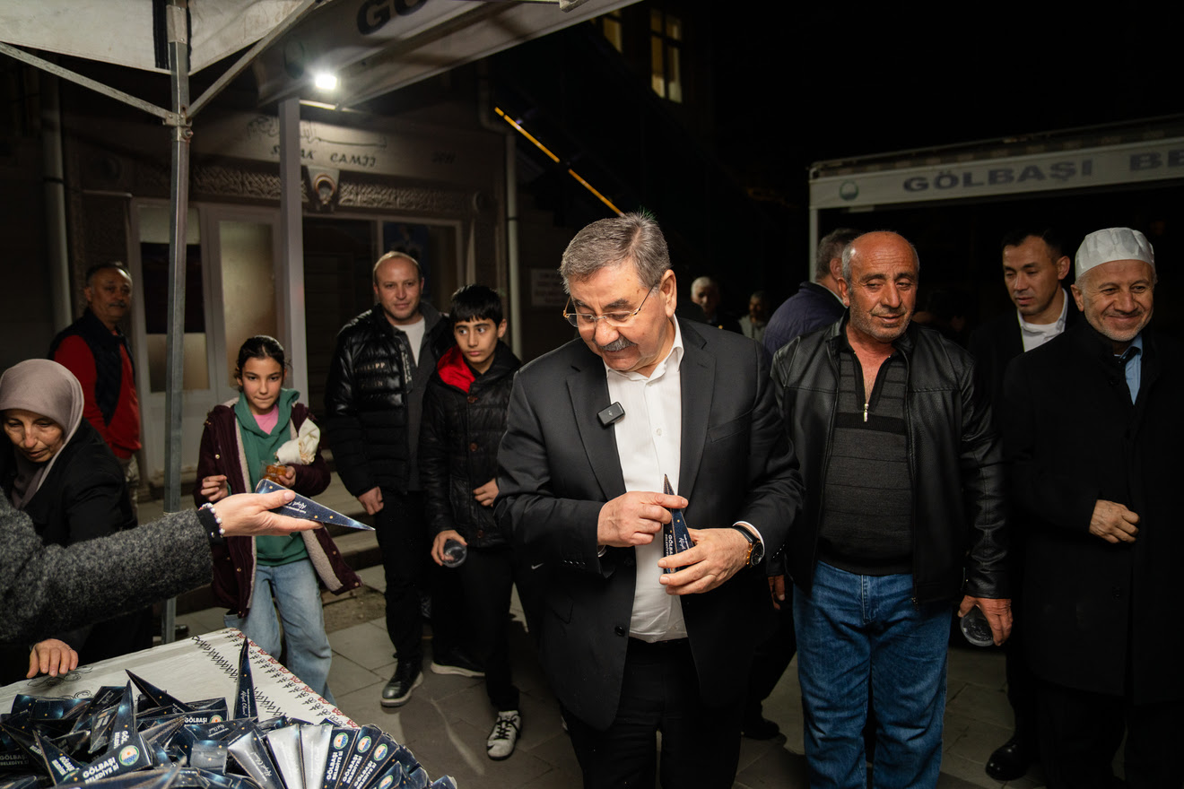 "GÖLBAŞI’NDA KADİR GECESİ’NDE DUALAR SEMAYA YÜKSELDİ"