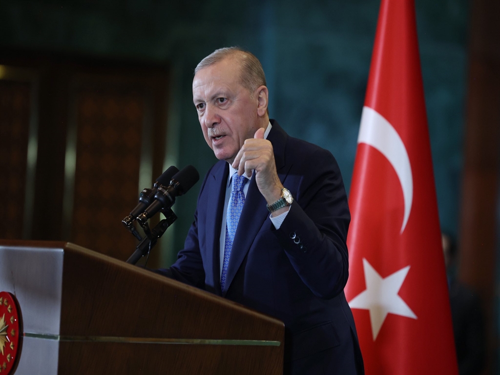 “Erdoğan, Gazeteci ve Yazarlarla İftar Programı’nda buluştu.”