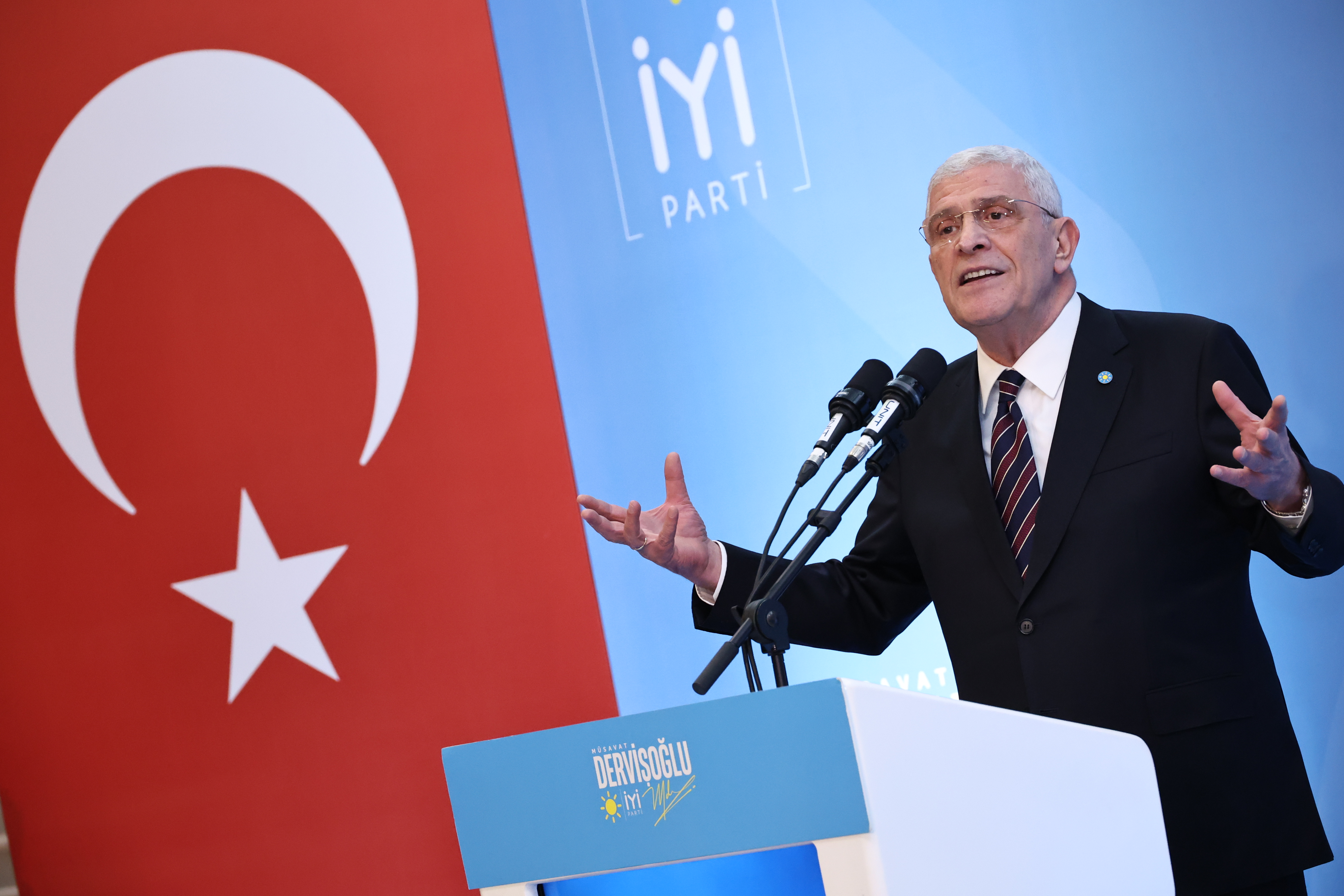 “AKP iktidarını kaybetti, bunlar gidecek biz geleceğiz”