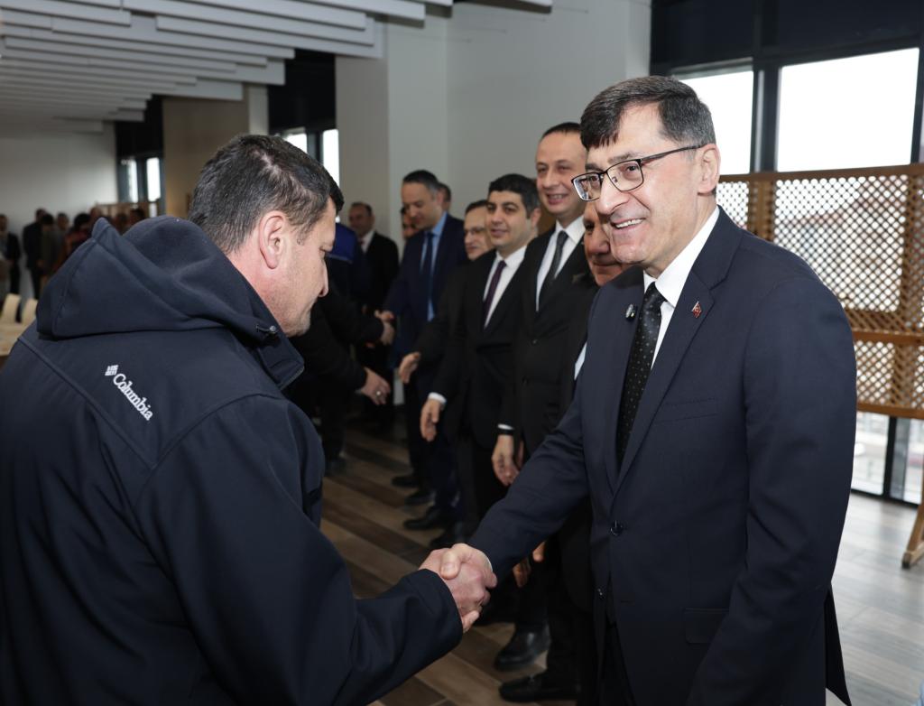 "Eyüp Kahveci, tüm personelimizin bayramını tek tek kutladı."