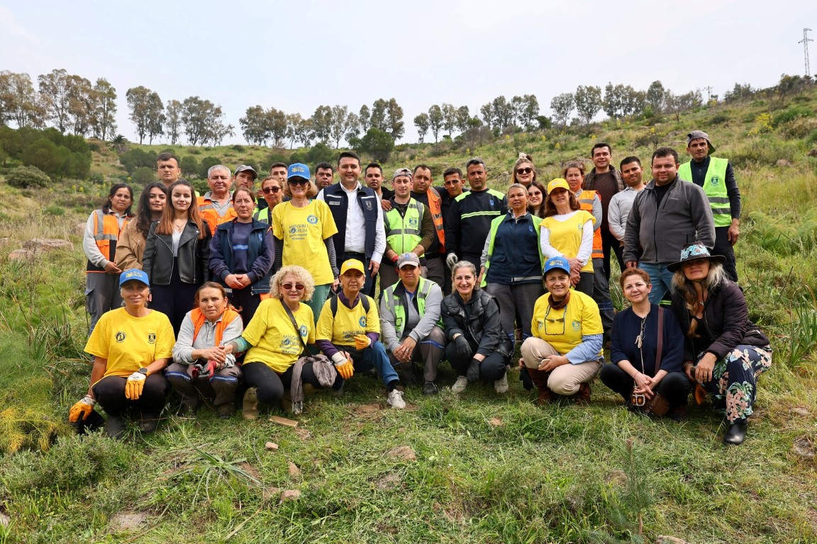 "Belediyeden Yanan Ormanlık Alanda Fidan Dikim Etkinliği"
