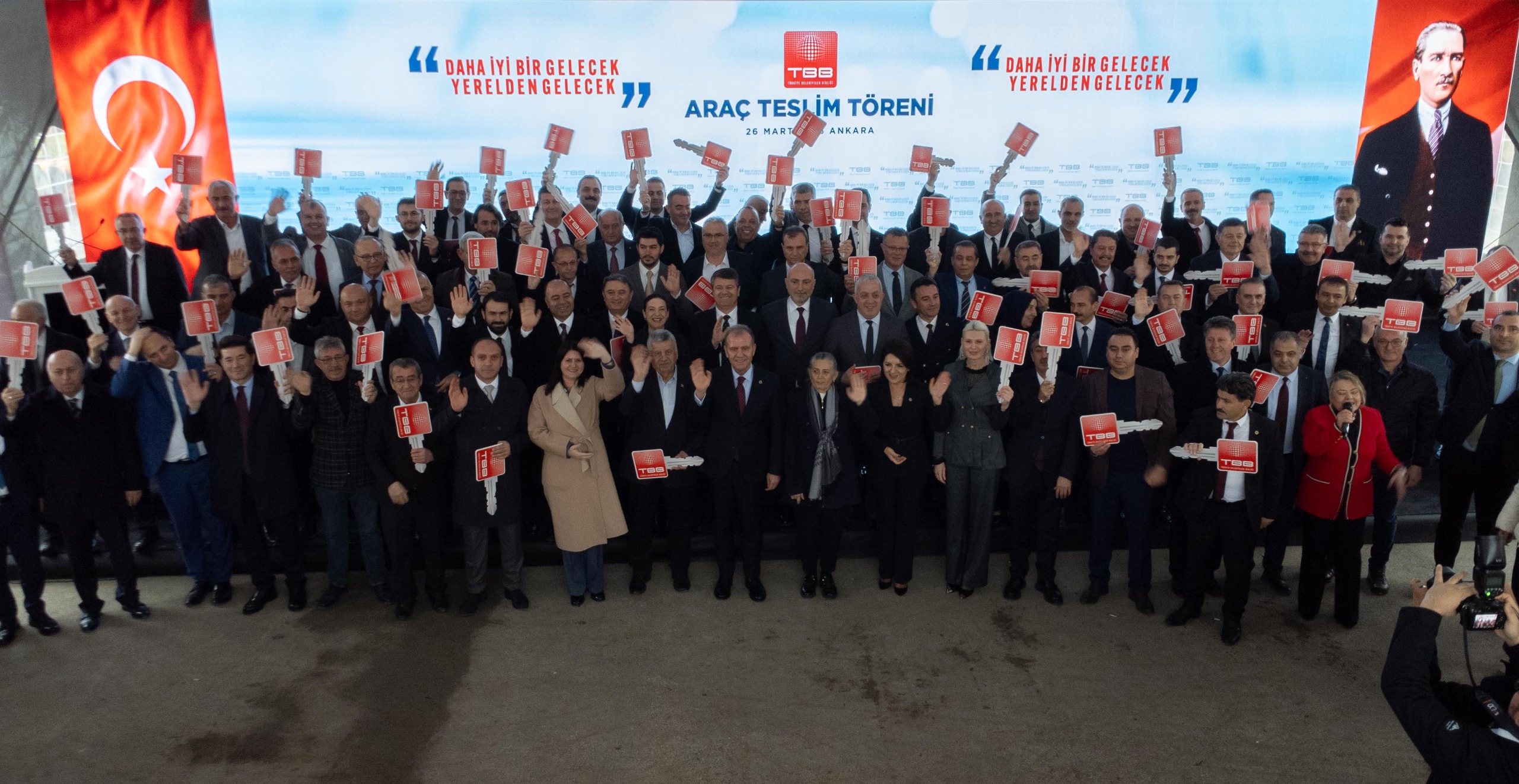 "88 BELEDİYEYE 90 HİZMET ARACI"