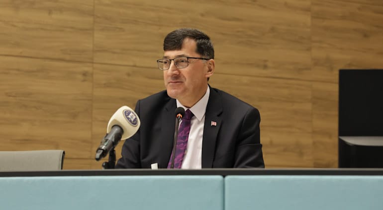 Halk Günü Toplantısı'nda vatandaşlarımızla bir araya gelmeye devam ediyor.