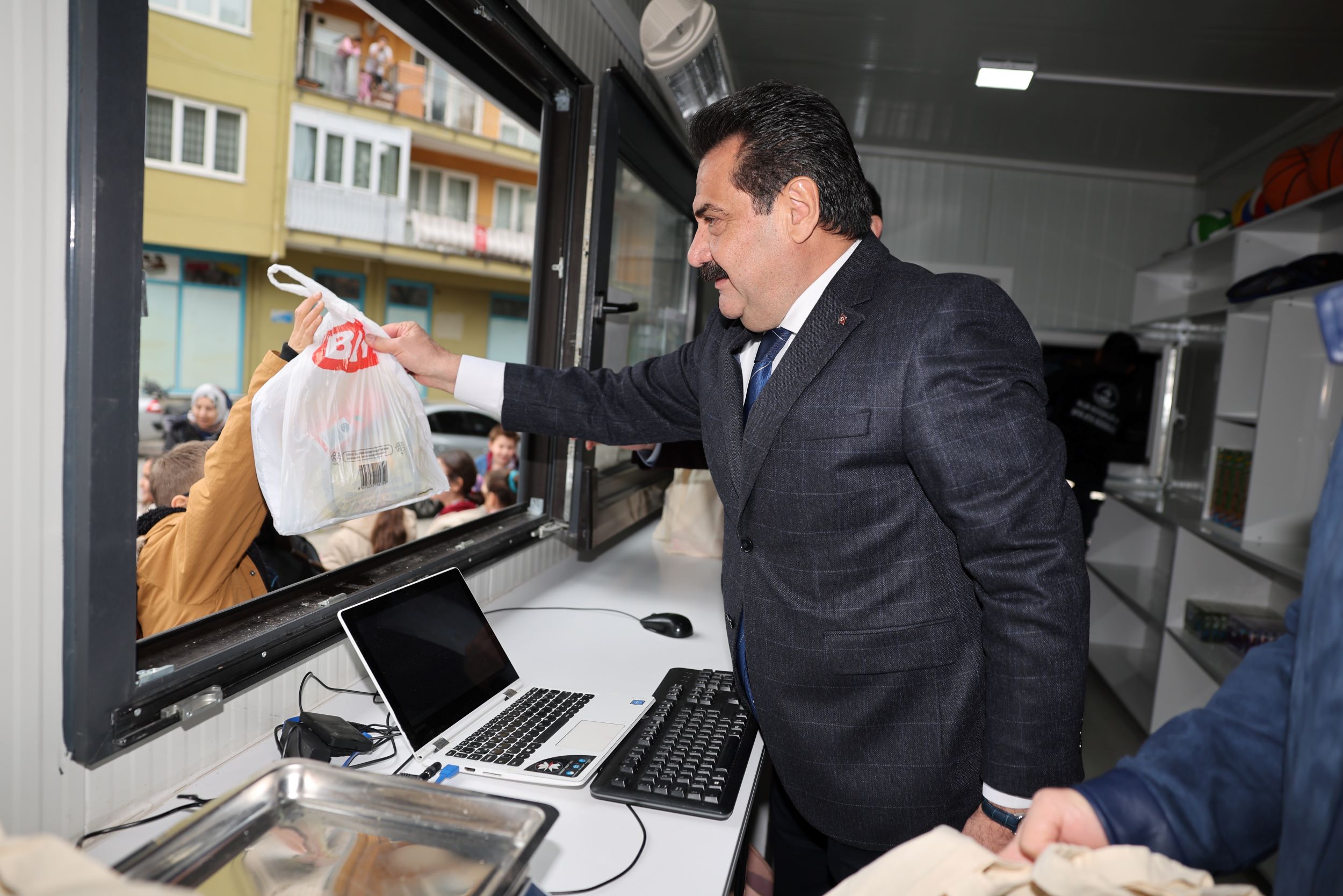 "MİNİK ÇEVRECİLER HEM EĞLENDİ HEM KAZANDI!"