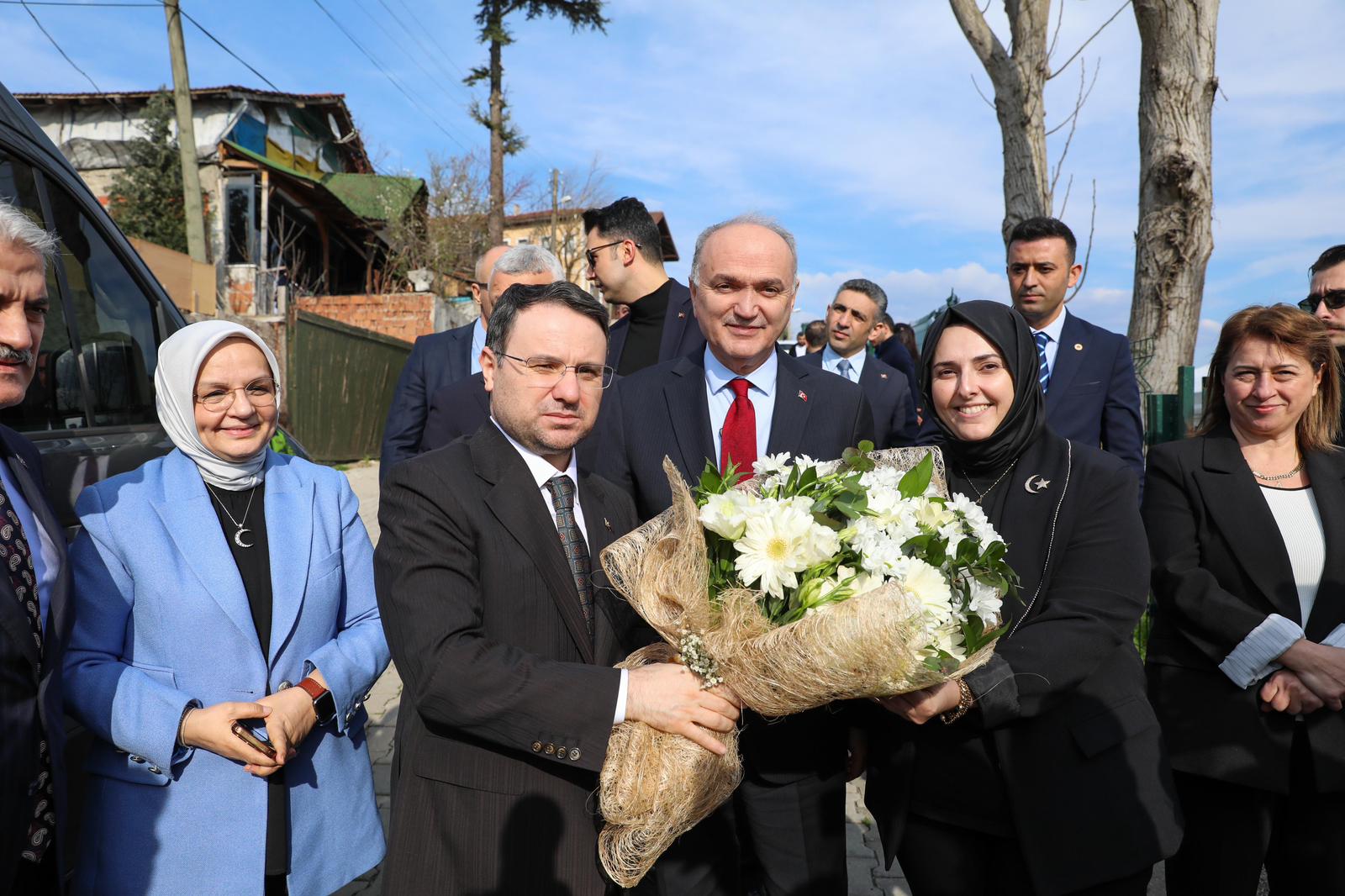 "BAKAN GÜRLEK’TEN KONURALP’E ÖVGÜ DOLU SÖZLER"