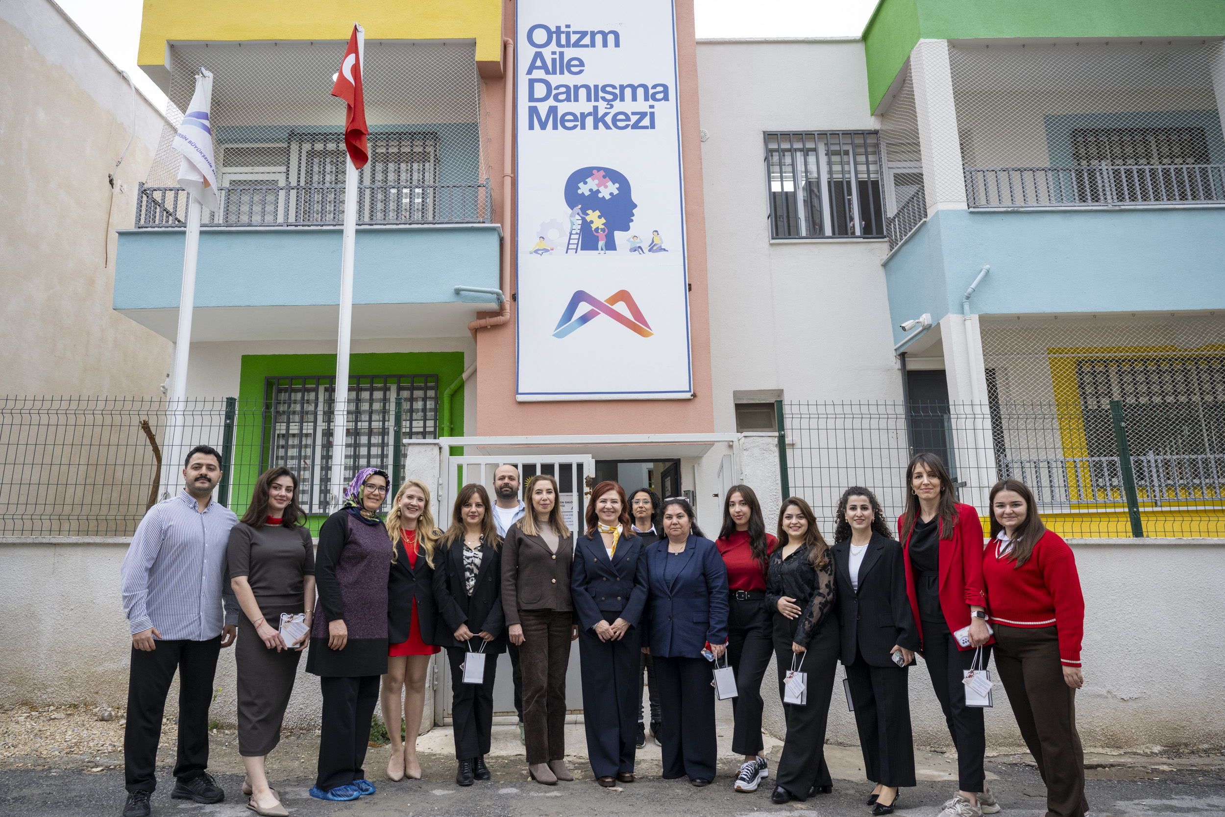 BÜYÜKŞEHİR ‘OTİZM AİLE DANIŞMA MERKEZİ’ ÇOCUKLARA VE AİLELERE UMUT OLUYOR