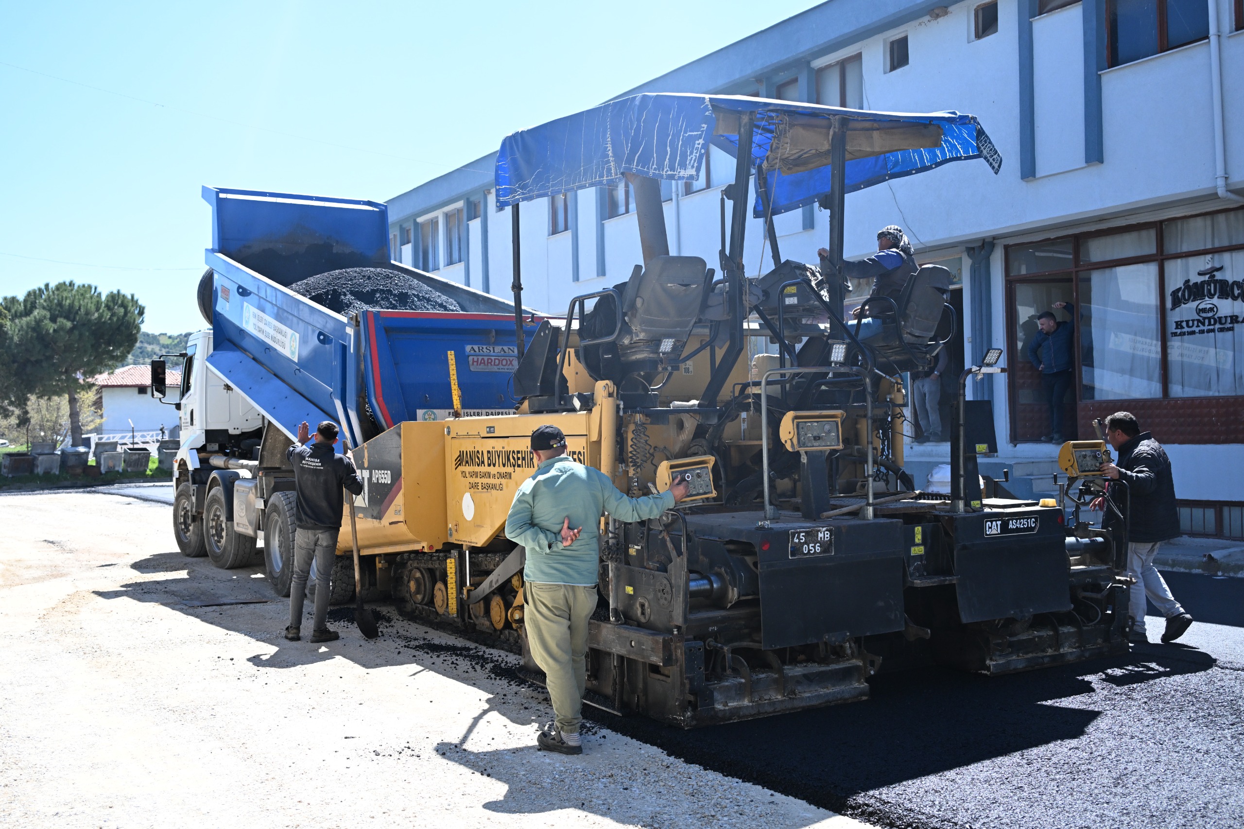 "Kula’da Asfalt Çalışmaları Sürüyor"