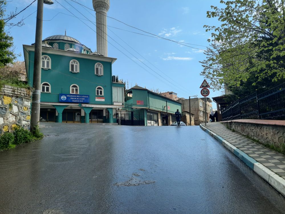 DİLOVASI’NDA ÖRNEK TEMİZLİK SEFERBERLİĞİ.