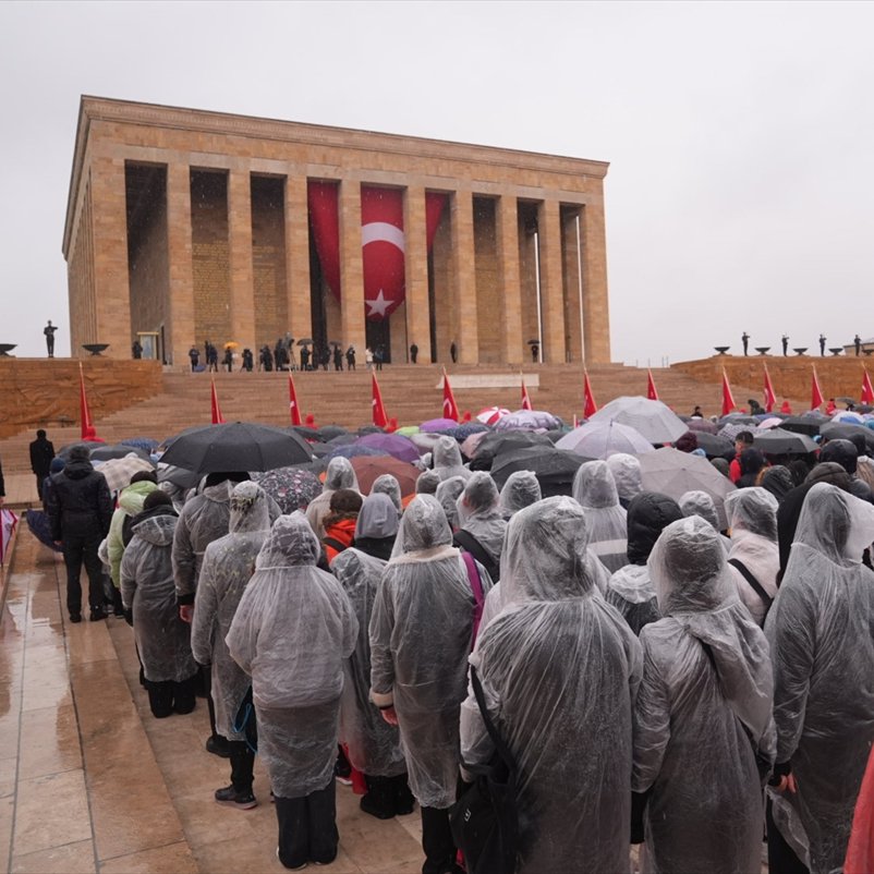BUGÜN ÇOCUKLARIN BAYRAMI: 23 NİSAN KUTLU OLSUN!