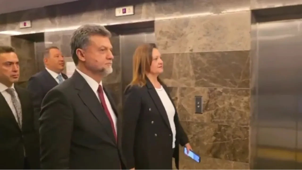 CHP’den ayrılan Afyonkarahisar Belediye Başkanı Burcu Köksal AK Parti Genel Merkezi'nde.