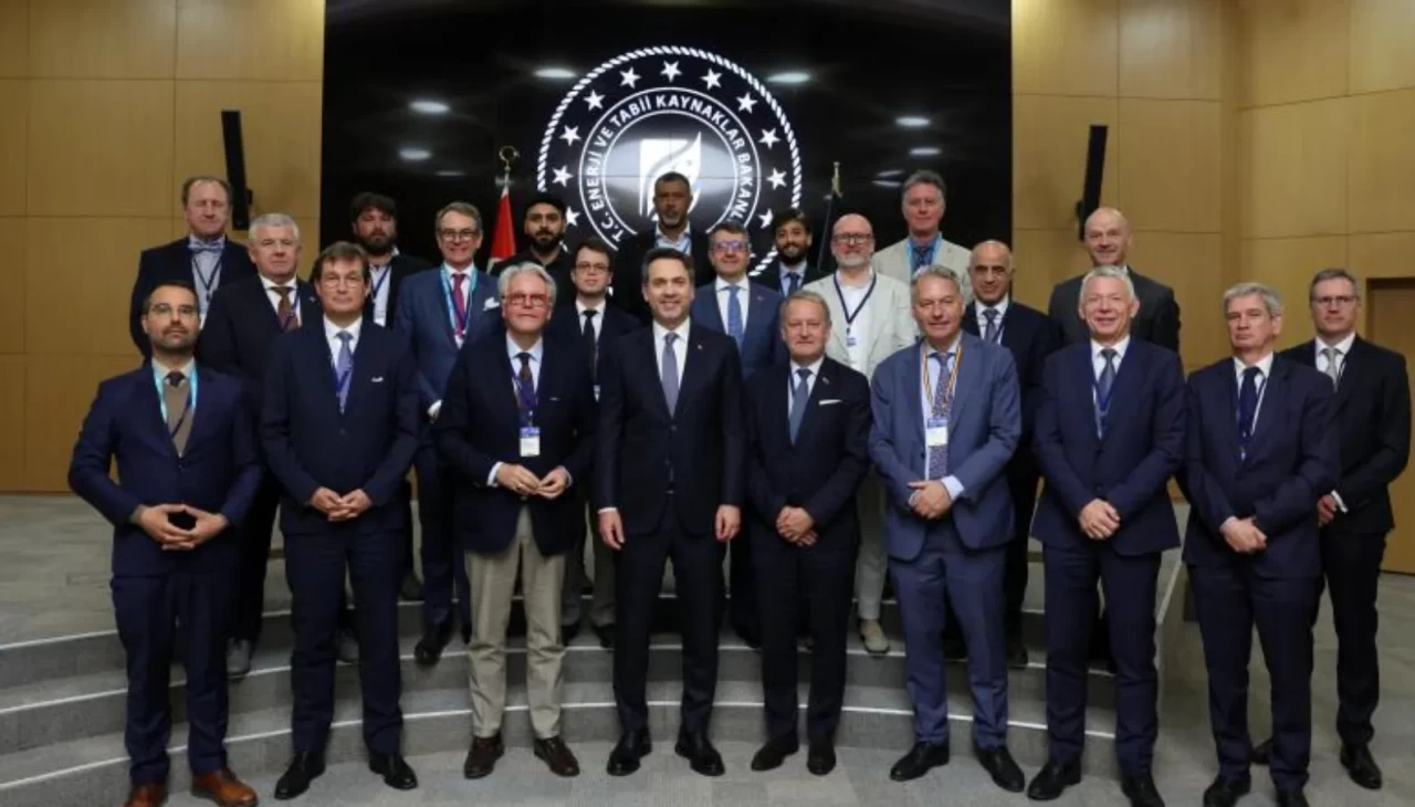 Bakan Bayraktar’dan Belçika açıklaması: Türkiye’nin enerji vizyonunu dünyaya anlattık