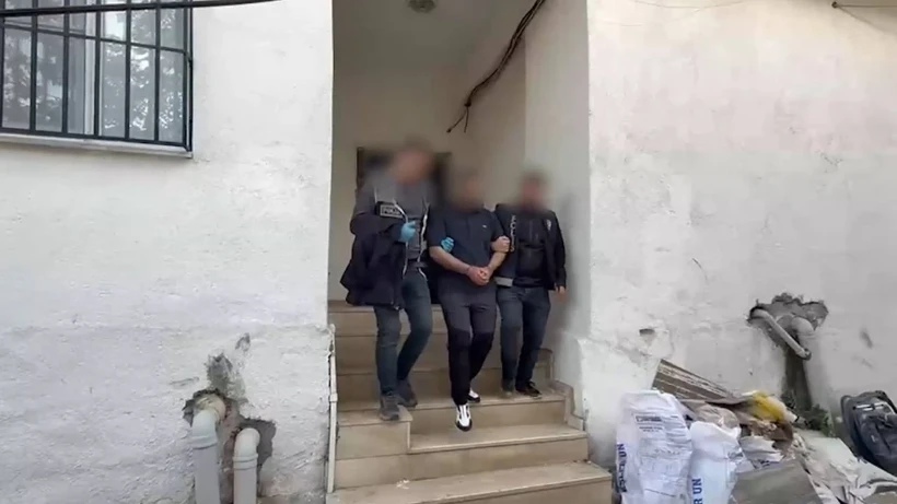 İçişleri Bakan Yardımcısı Ali Çelik, İl Emniyet Müdürlüğü bahçesinde yapılan basın açıklamasında, uyuşturucuyla mücadele kapsamında Diyarbakır merkezli geniş çaplı operasyon gerçekleştirildiğini söyledi. Çelik, İçişleri Bakanı Mustafa Çiftçi’nin talimatla