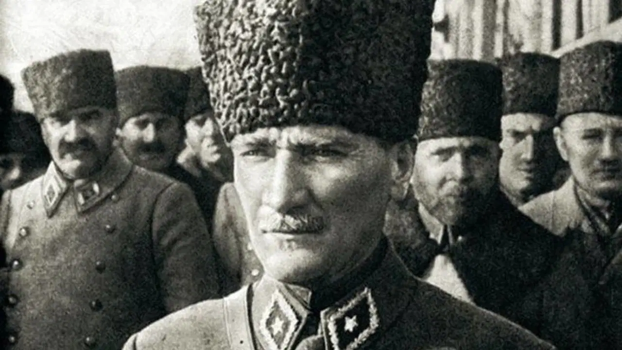 Büyük Atatürk’ün 107 Yıl Önce Yaktığı Ateş Yolumuzu Aydınlatıyor: Umudun Adı 19 Mayıs
