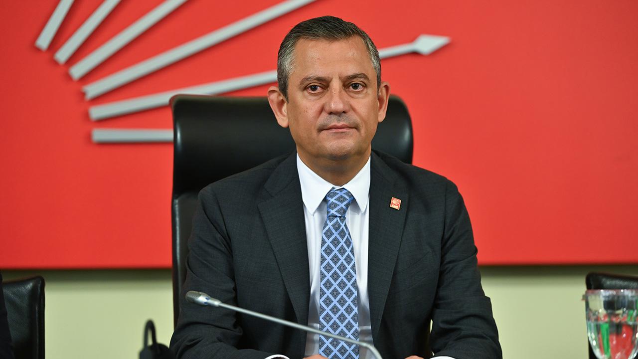 Özgür Özel CHP'nin Grup Başkanı oldu