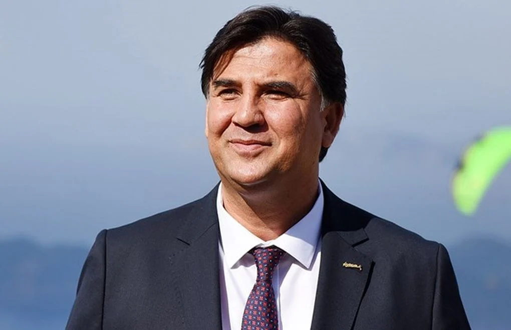 Muğla’nın Fethiye ilçesinde CHP’li Belediye Başkanı Alim Karaca’ya silahlı saldırı düzenlendi.
