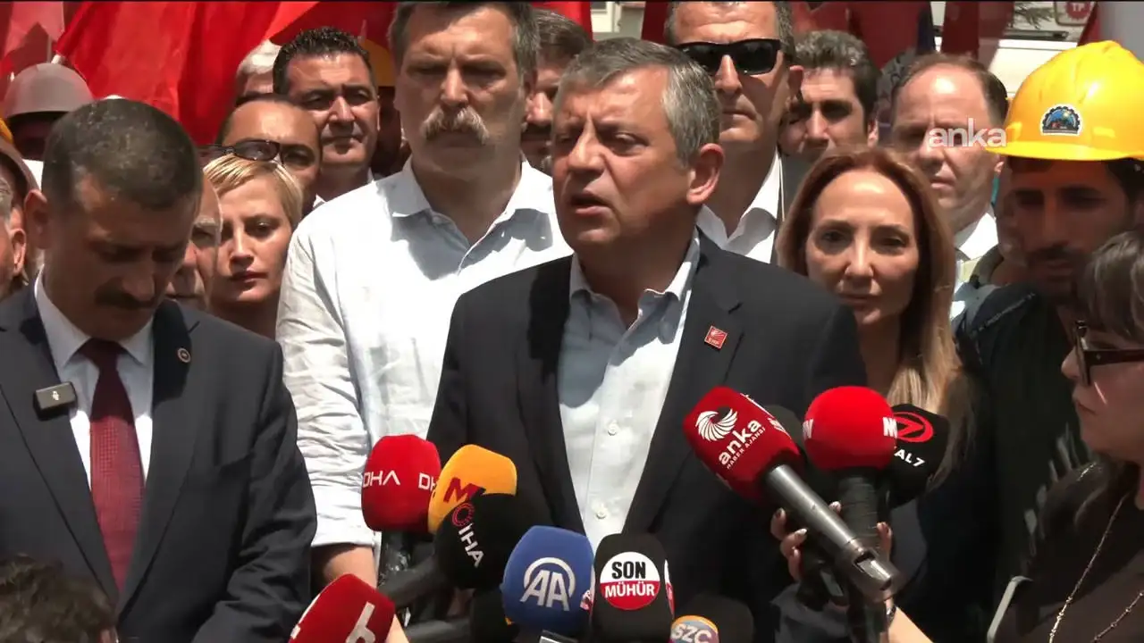 Doruk Madencilik işçileri yeniden şirketin kapsının önünde