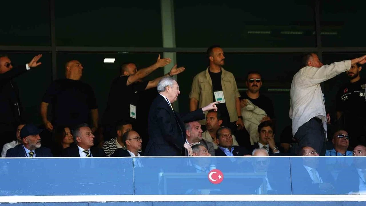Fenerbahçe Genel Kurulu’nda tansiyon yükseldi