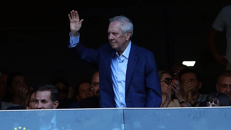 Aziz Yıldırım yeniden başkan seçildi. "Kazanan Fenerbahçe'dir"