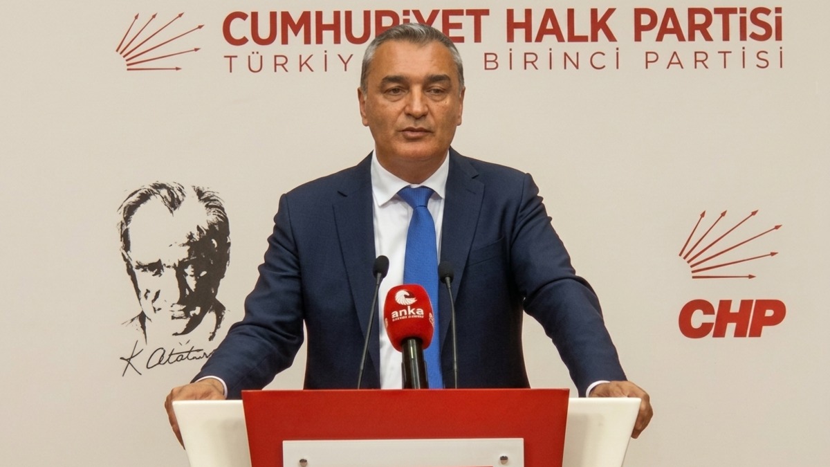 CHP Sözcüsü Müslim Sarı: "PM'nin Düşmüş Sayılması Hukuken Mümkün Değil"
