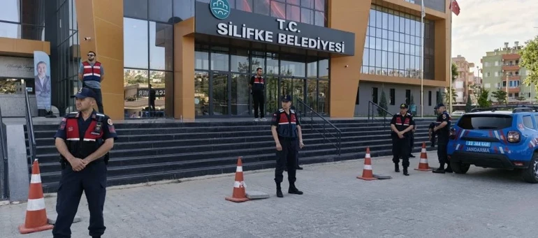 SİLİFKE BELEDİYESİ’NE ŞAFAK OPERASYONU