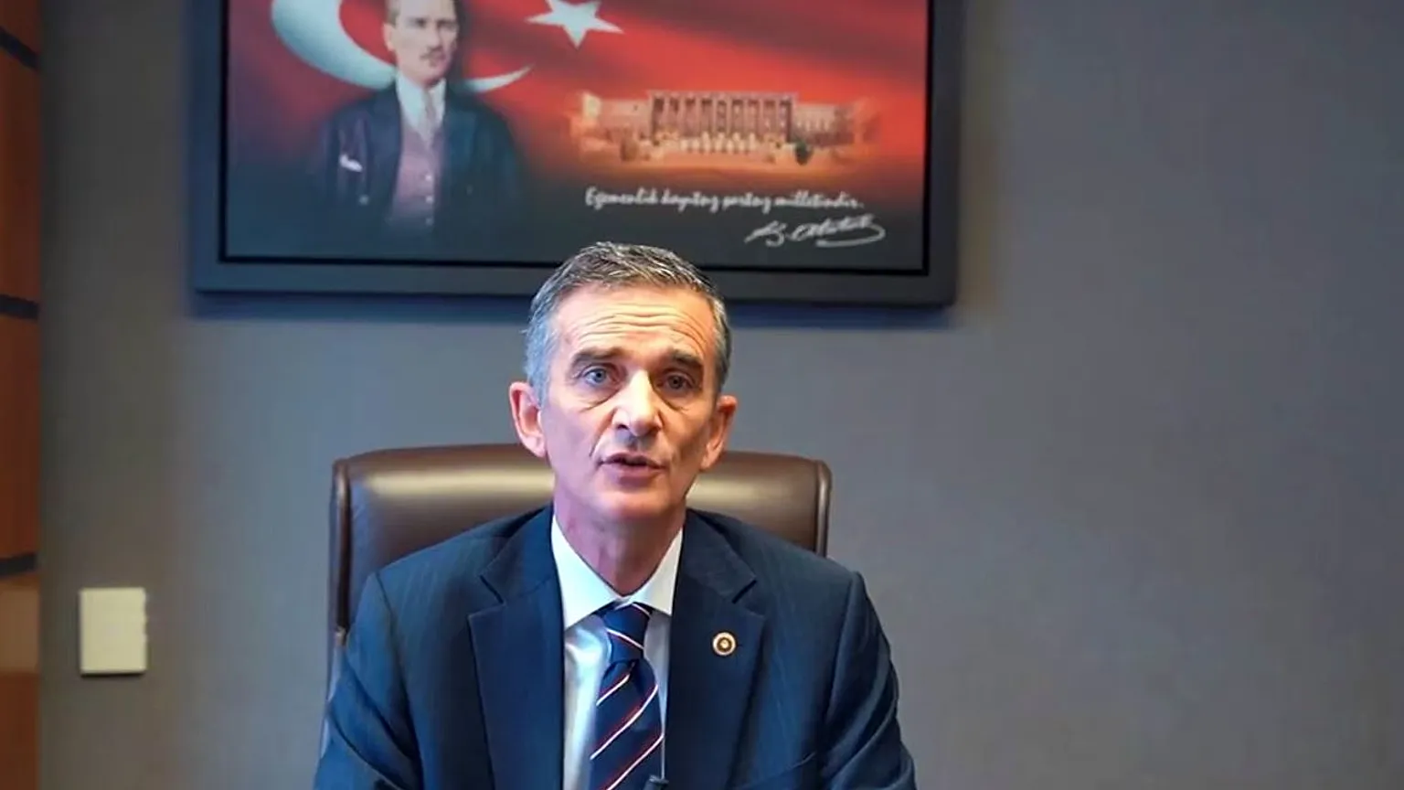 CHP Sakarya Milletvekili Ümit Dikbayır Partiden İstifa Etti