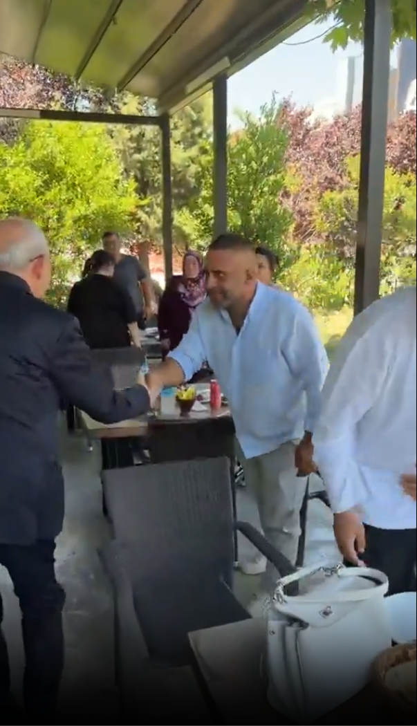 KILIÇDAROĞLU'NA SEVGİ GÖSTERİSİ