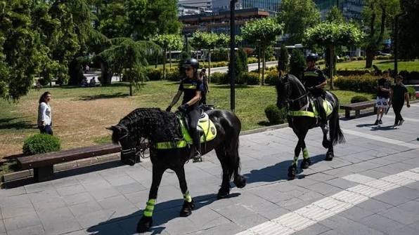 NATO ZİRVESİ ÖNCESİ ANKARA’DA GÜVENLİK ALARMI: KIZILAY’DA ATLI POLİSLER DEVRİYE BAŞLATTI.