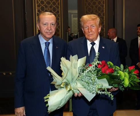 ERDOĞAN'DAN TRUMP'A ÇİÇEK JESTİ