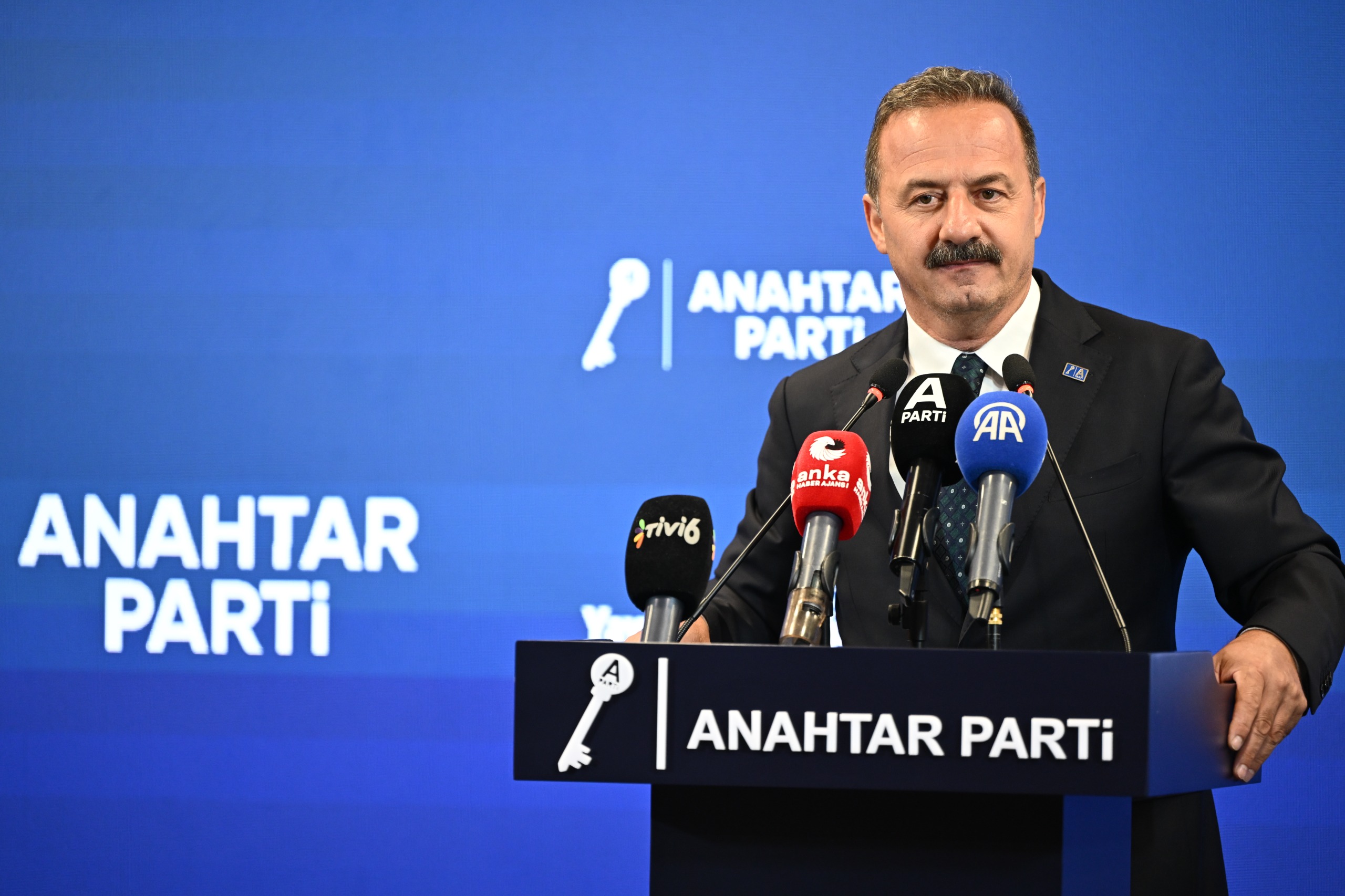 Ağıralioğlu'ndan ABD Bayraklı Köprü Tepkisi: "Bu Bir Mesajdır"