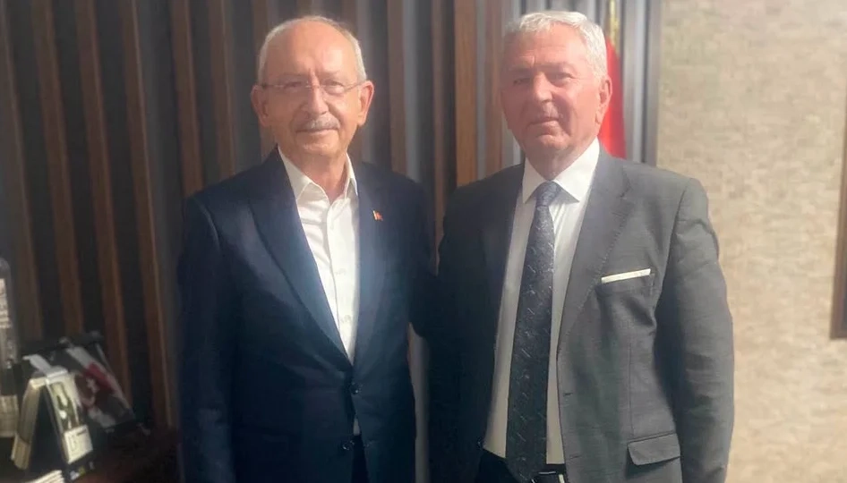 CHP BATMAN İL BİNASINDA TEPKİ ÇEKEN GÖRÜNTÜLER
