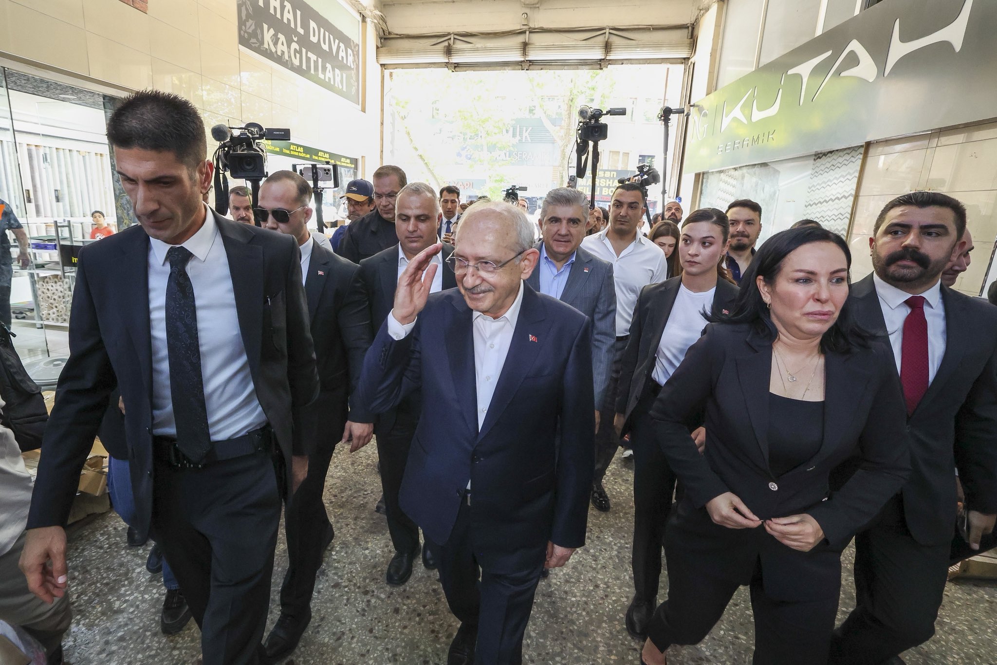 Kemal Kılıçdaroğlu'ndan Ulus Esnafına Ziyaret