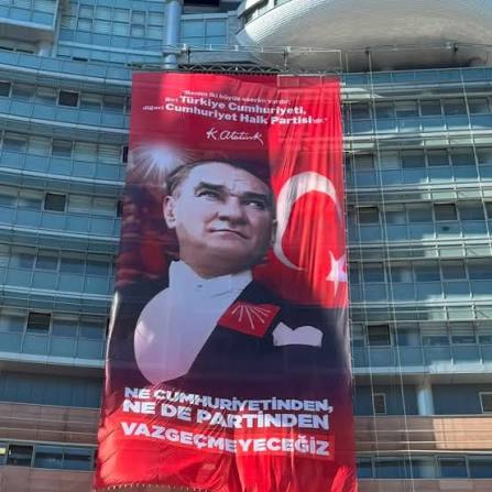 CHP Sayfalarından Dikkat Çeken Video: "Ne Cumhuriyetinden, Ne de Partinden Vazgeçmeyeceğiz"