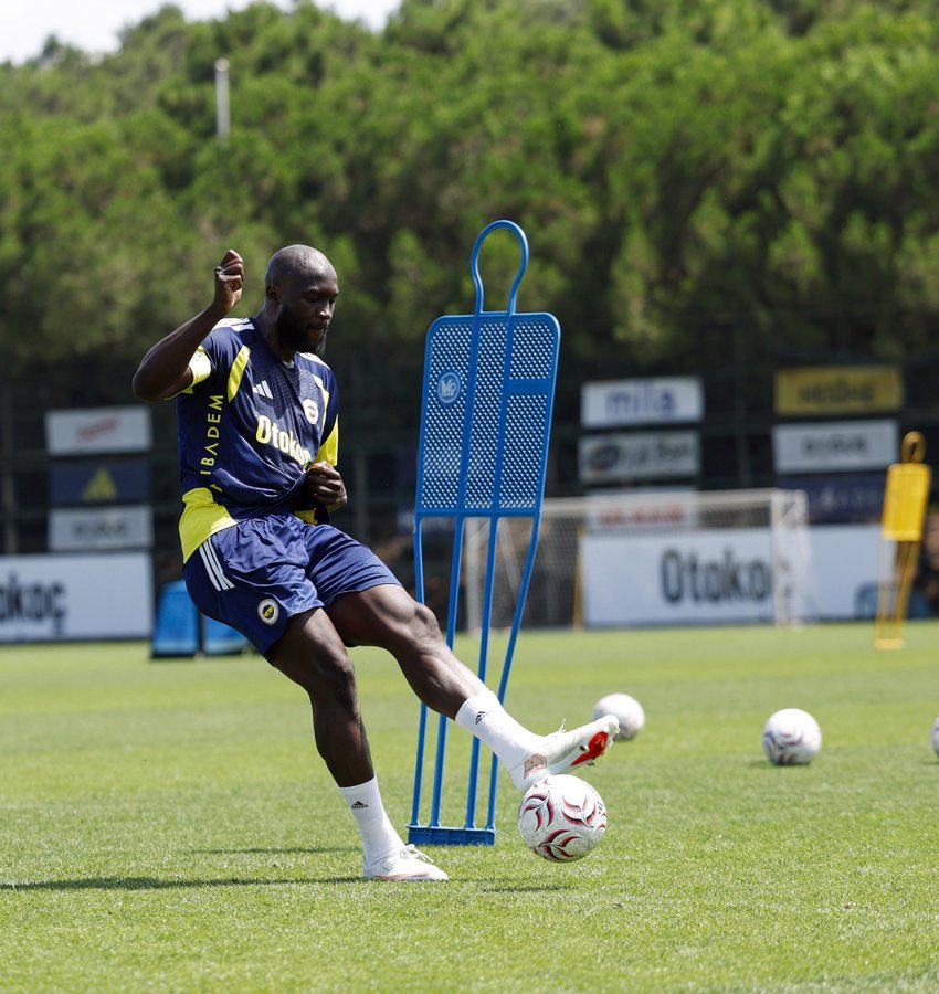 Fenerbahçe’nin Şampiyonlar Ligi Kadrosunda Lukaku da Yer Aldı