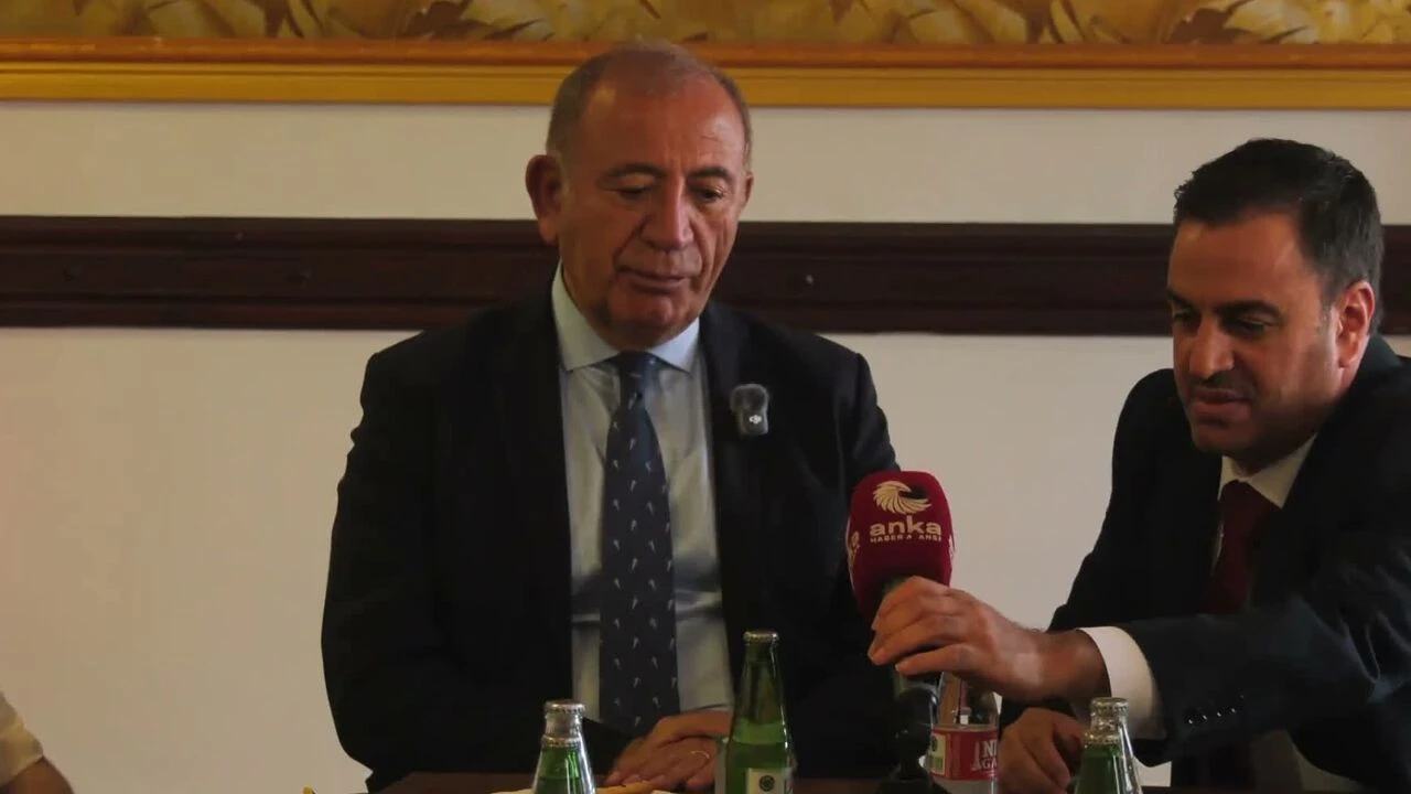 GÜRSEL TEKİN: “SİYASET ZENGİNLEŞME ARACI OLDUKÇA YOKSULLUK BİTMEZ”