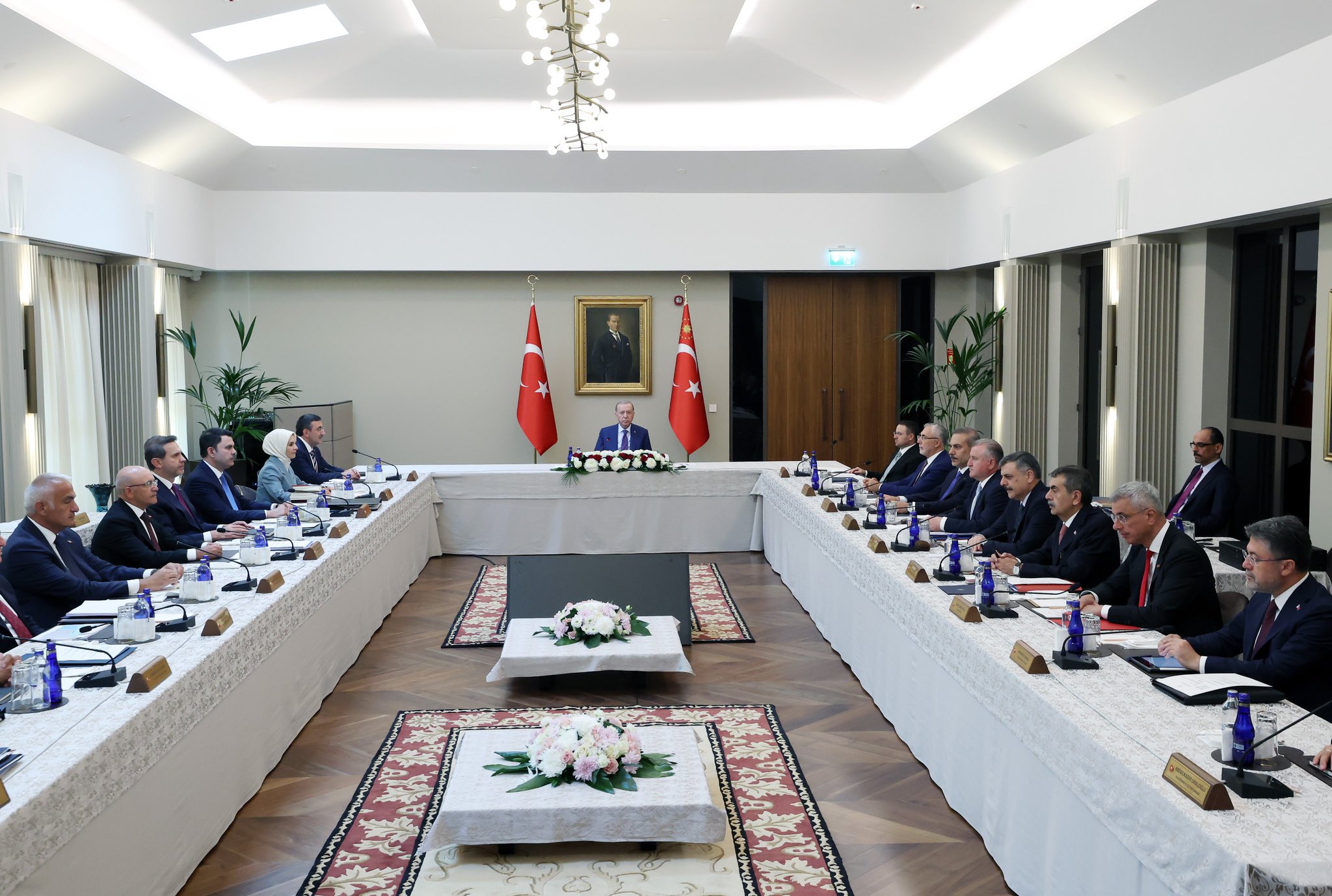 CUMHURBAŞKANLIĞI KABİNESİ AHLAT’TA TOPLANDI