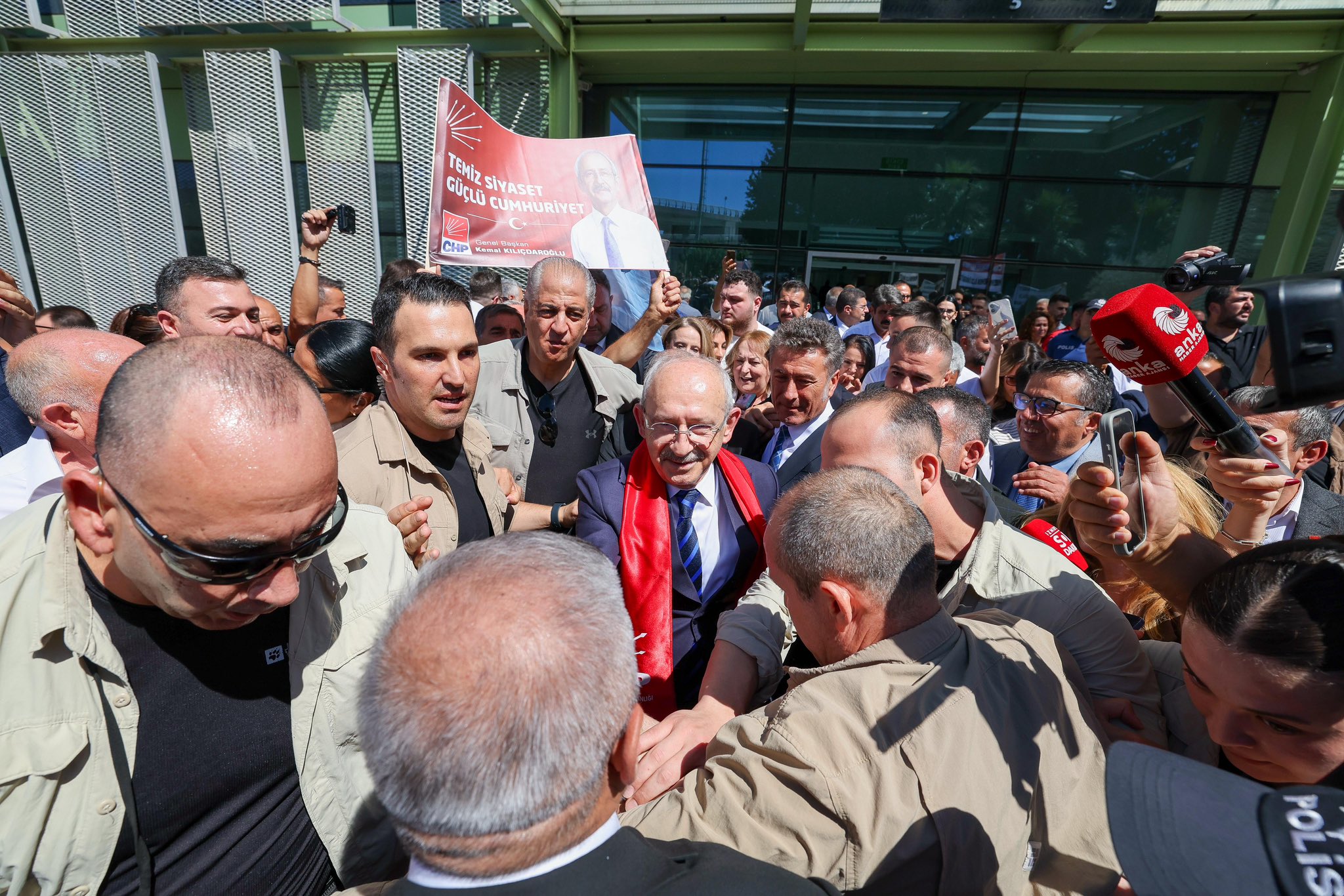 KILIÇDAROĞLU'NA COŞKULU KARŞILAMA!